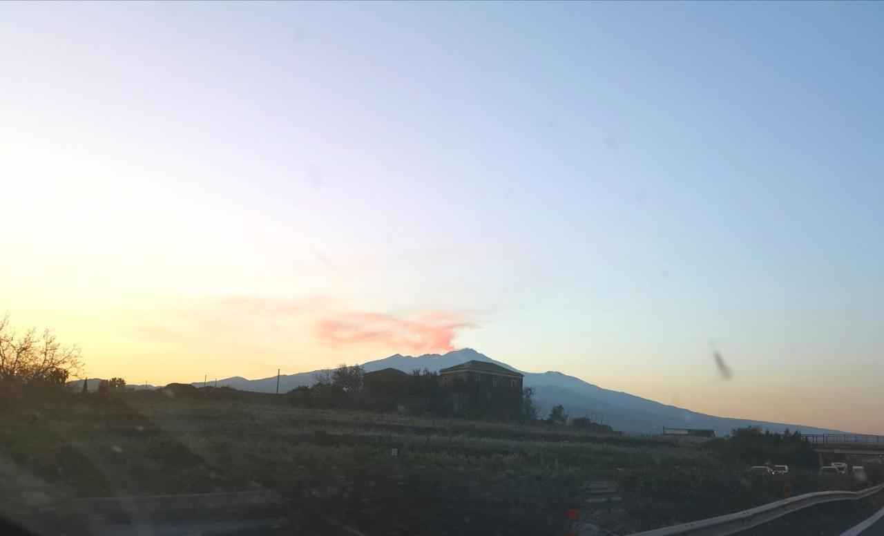 Апартаменты Casa Donna Rosaria Tra Etna E Taormina Рипосто Экстерьер фото